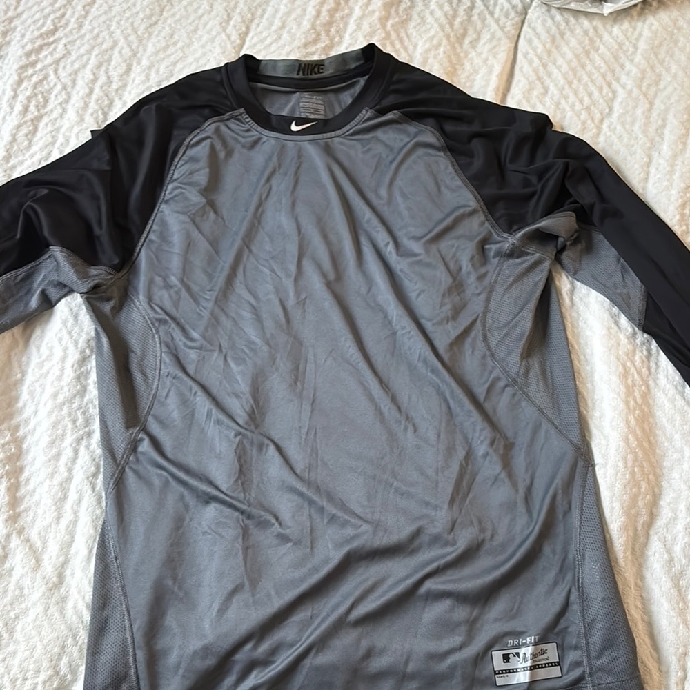 Nike Gray and Black Long Sleeve Shirt